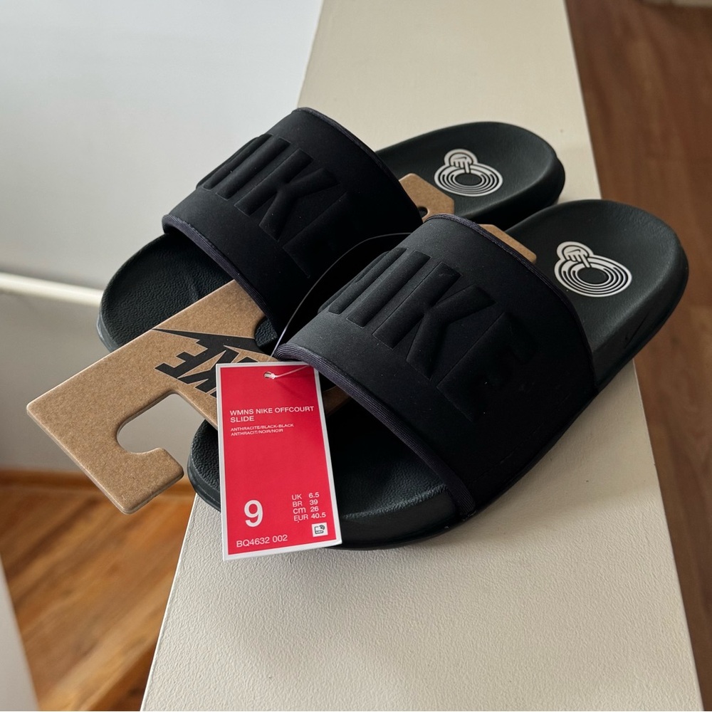 Brand new “Nike “(of court slide)slippers for women.Size-9,color black.🖤